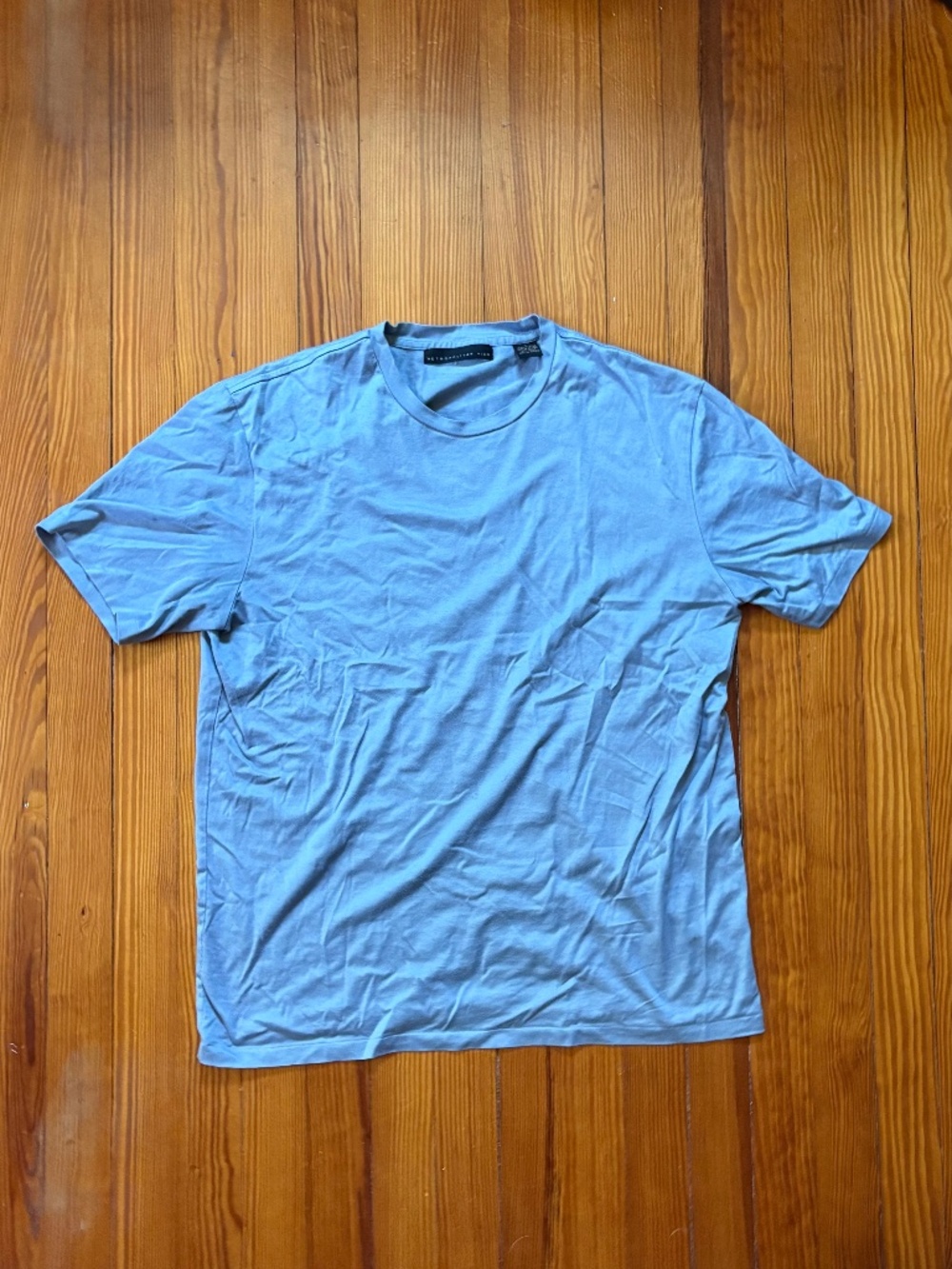 Metropolitan View (Bloomingdale's) Light Blue T-Shirt (Size L)